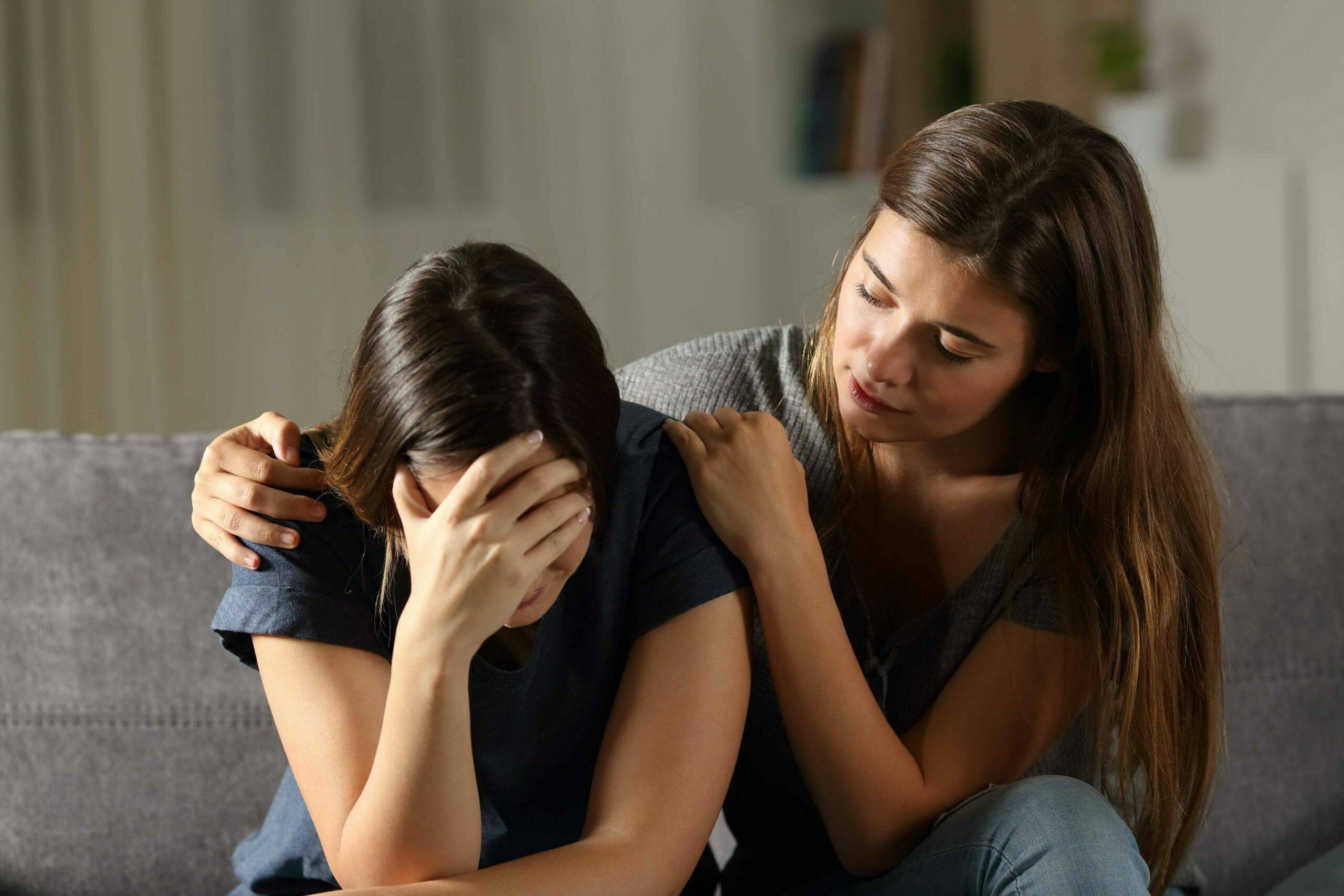 top-9-things-to-help-to-console-your-grieving-friend